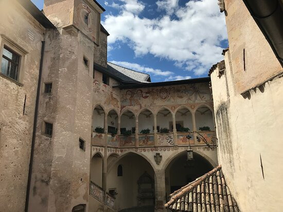 Castel Presule景点图片