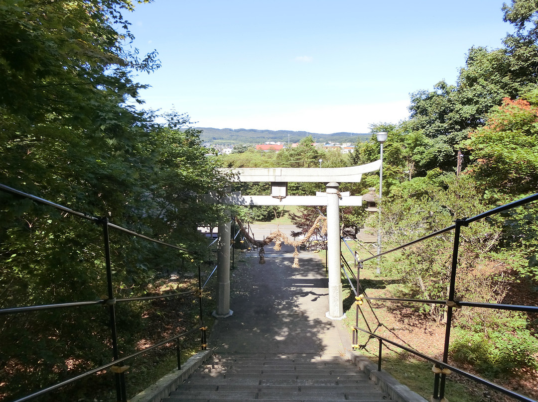 Atsuma Shrine景点图片