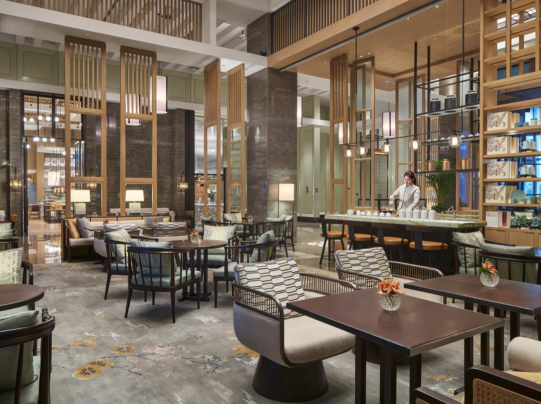 QT Lounge (Shangri-La Qiantan, Shanghai)