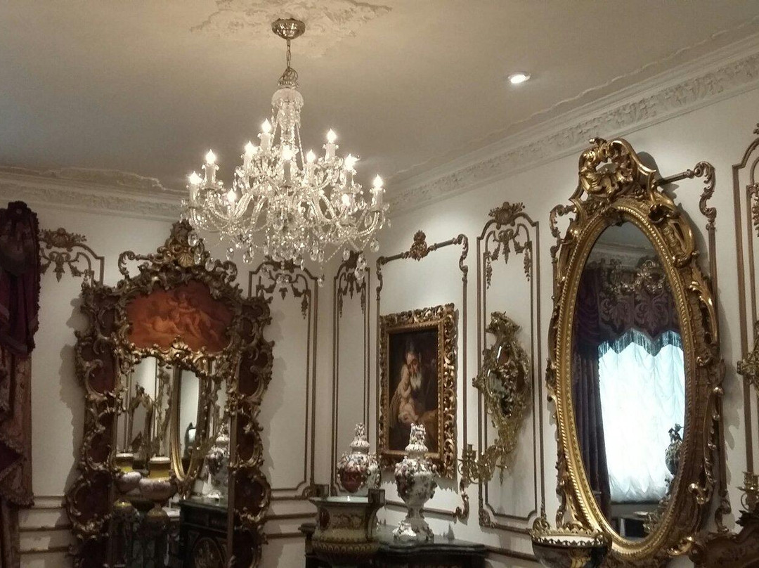 Irish Acres Gallery of Antiques