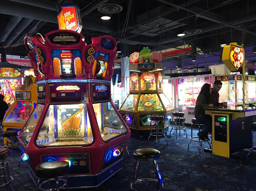 工业市旅游景点-Round 1 Bowling and Amusement