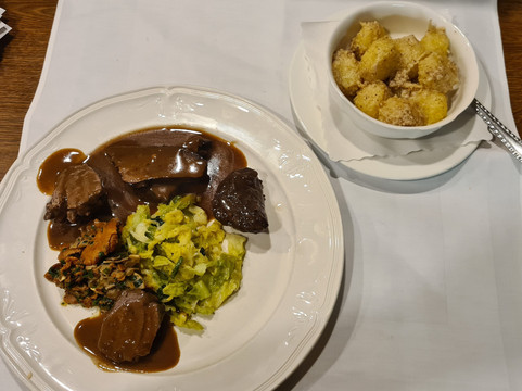 Holzerath餐馆和美食-Gasthaus Massem