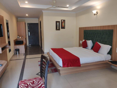 GK康年大酒店主图