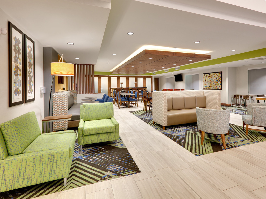 Holiday Inn Express & Suites Mitchell By IHG主图
