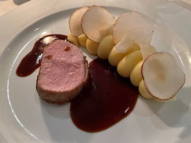 瑞士宫美食酒店及水疗中心-官方