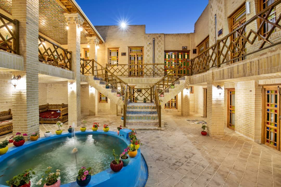 Traditional Luxury Dadamaan Hotel