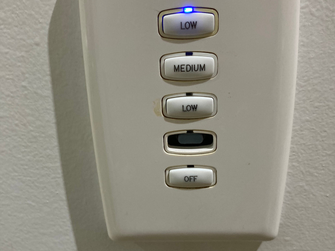 马瑞拿海滨酒店主图