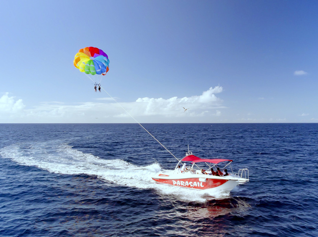 Chichijima Parasail