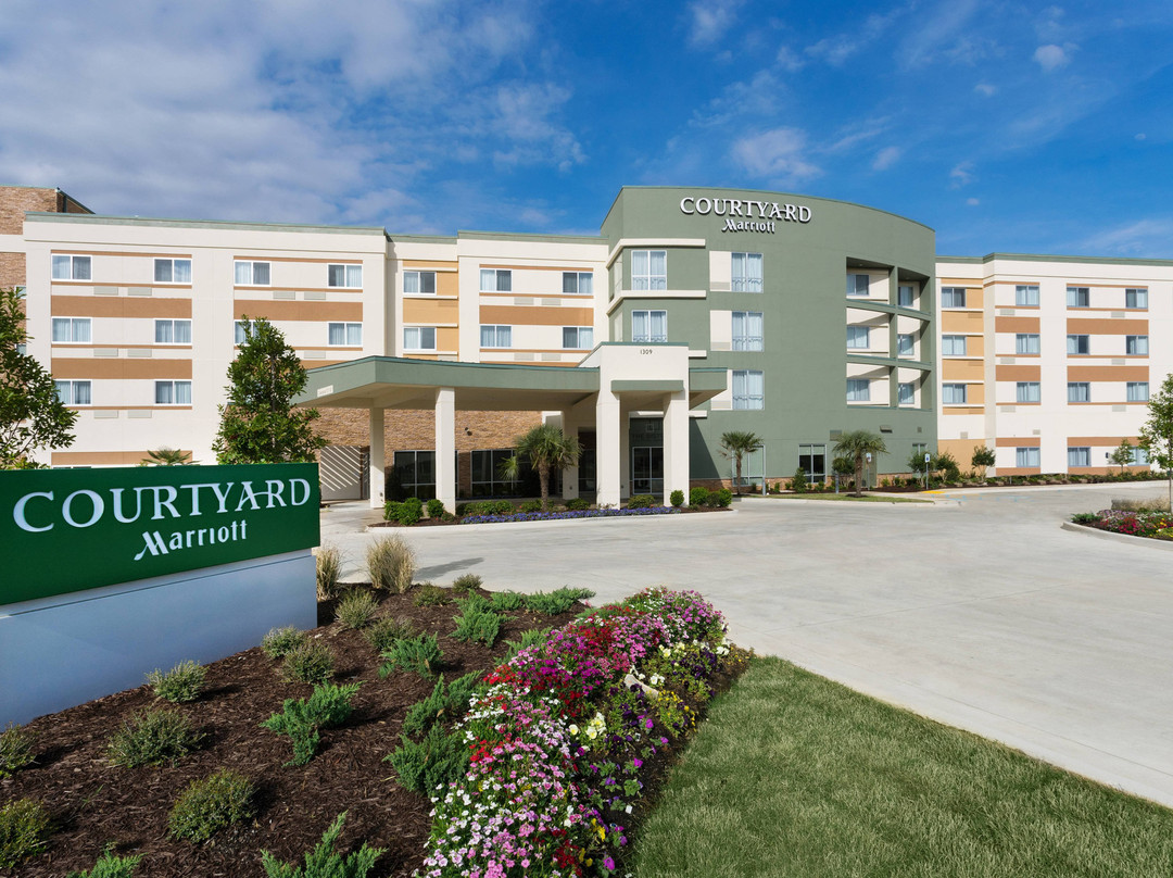 Courtyard Ruston主图