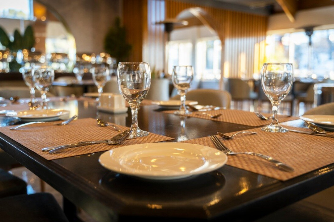 Hummingbird Resort & Executive Suites主图