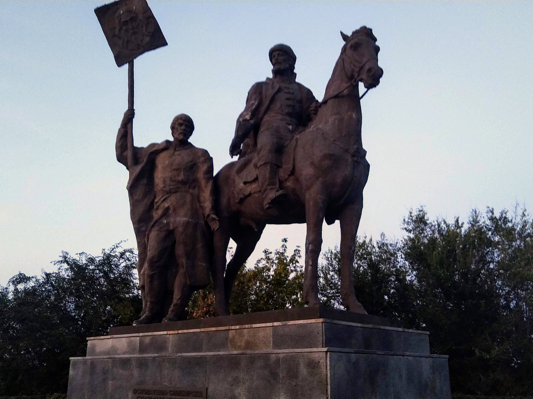 Bogdan Lhitrovo Monument-Ulyanovsk必去景点