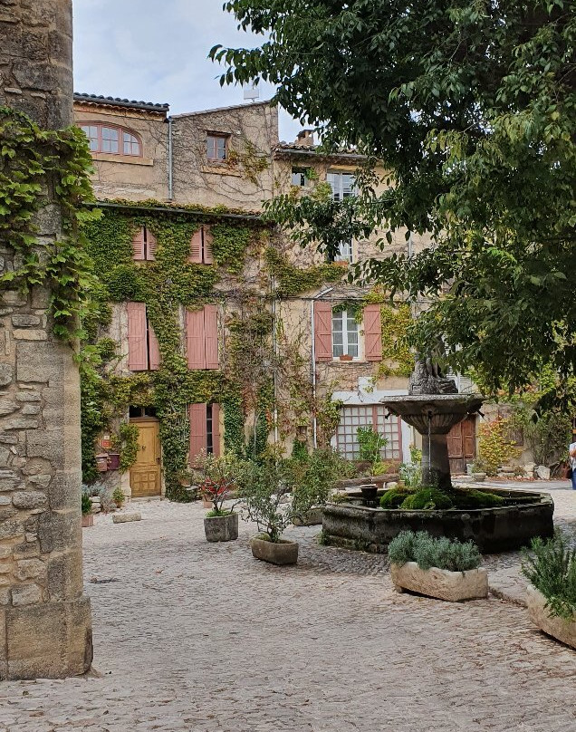 Eglise Notre-Dame de Pitié-Saignon必去景点