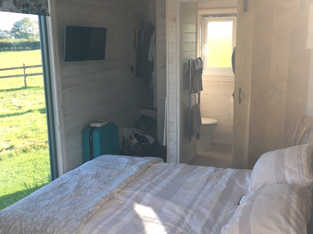 Slades Farm Bed and Breakfast with Luxury Glamping主图