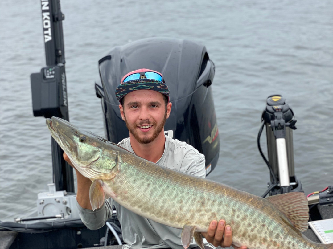 Tank Industries Guide Service-凯诺拉必去景点