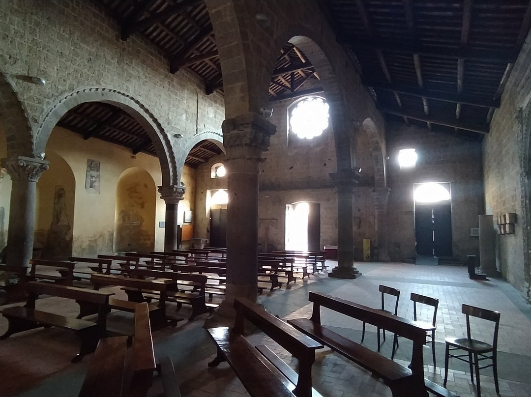 Chiesa di Santa Maria della Rosa-Tuscania必去景点