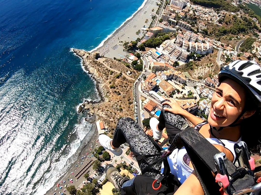 Parapente Tropical-莫特里尔必去景点