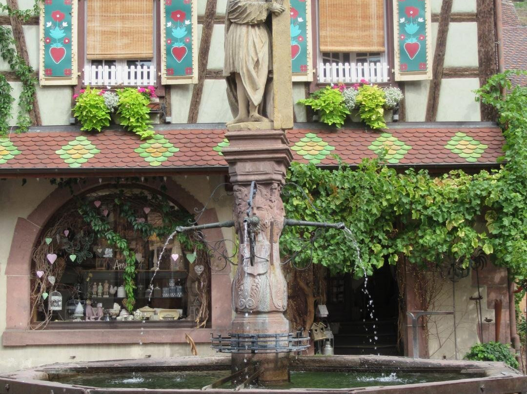 Fontaine Constantin景点图片