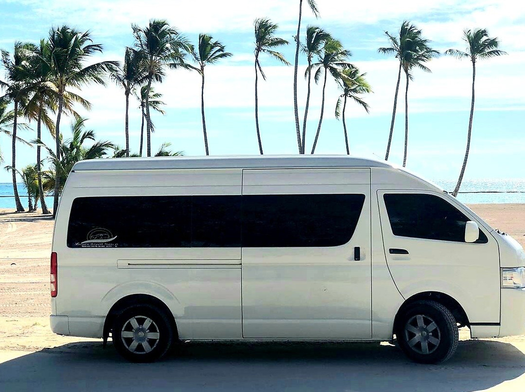 Luxury Airport Transfers RD-巴瓦罗必去景点