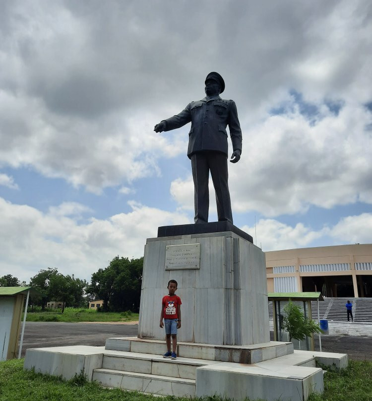 Le monument Sarakawa