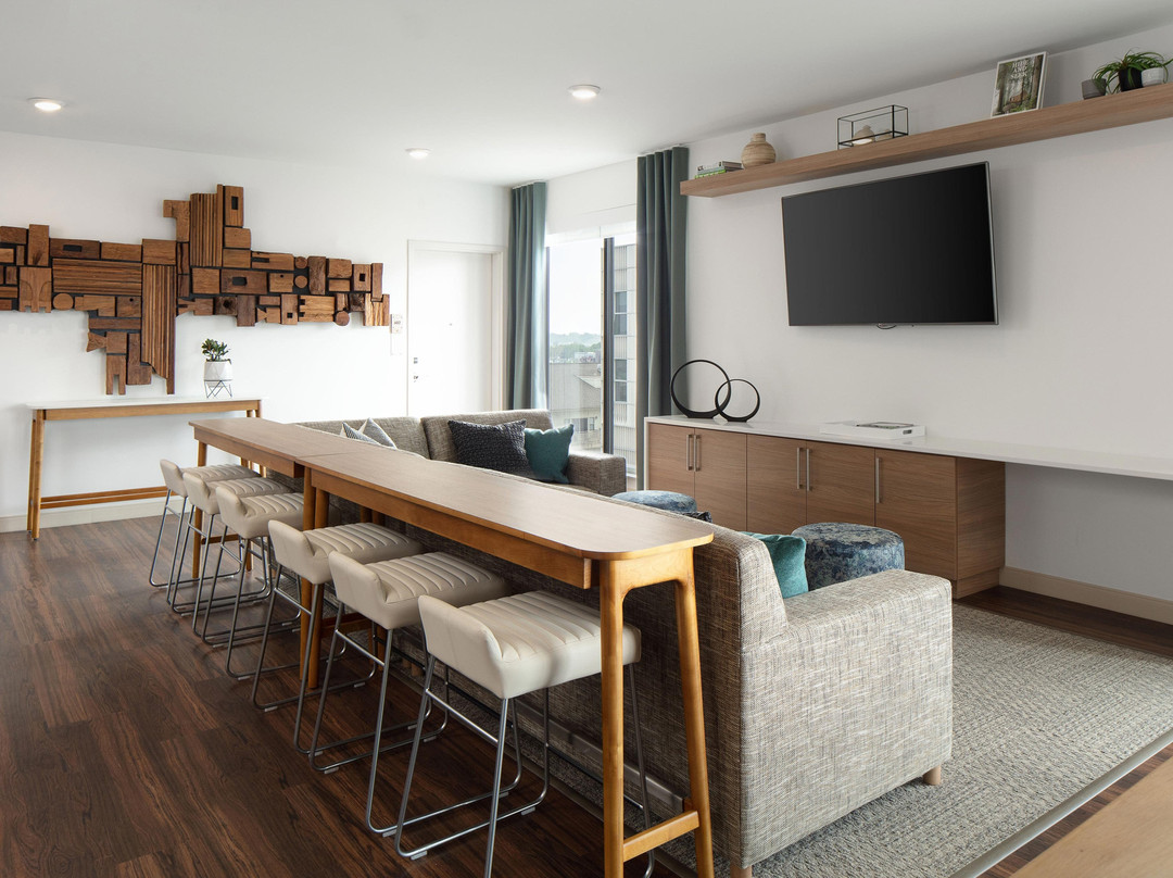 Element Iowa City主图