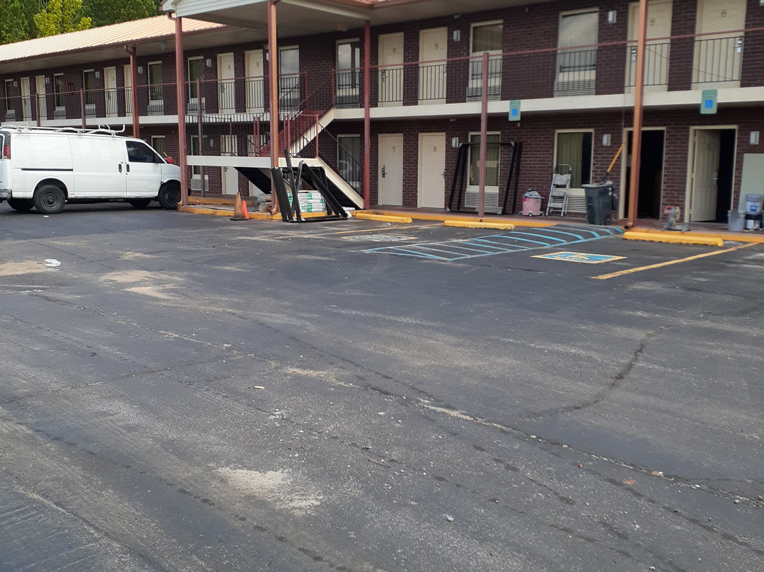 Star Plus Inn & Suites主图