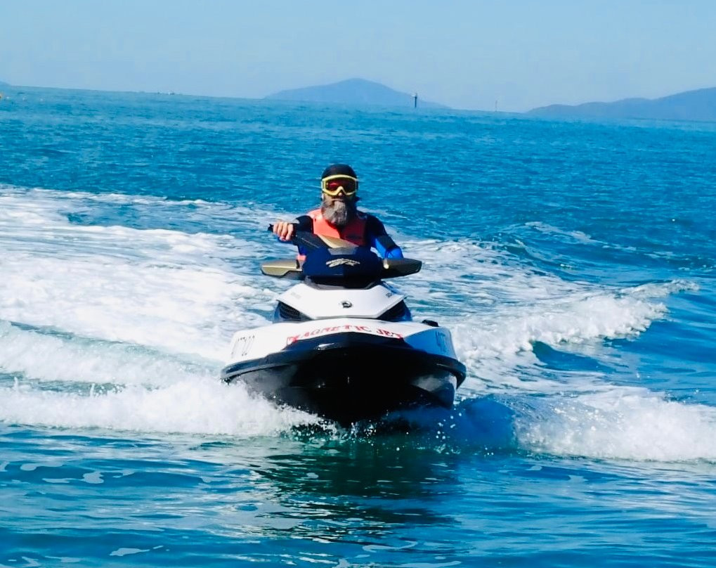 Magnetic Jet Ski Tours-Horseshoe Bay必去景点