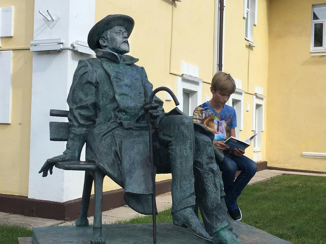 Monument to Chekhov-Istra必去景点