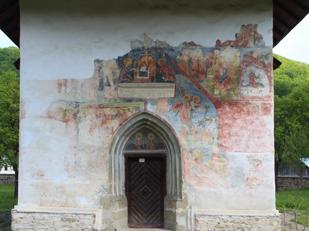 Biserica Inaltarea Sfintei Cruci-Patrauti必去景点