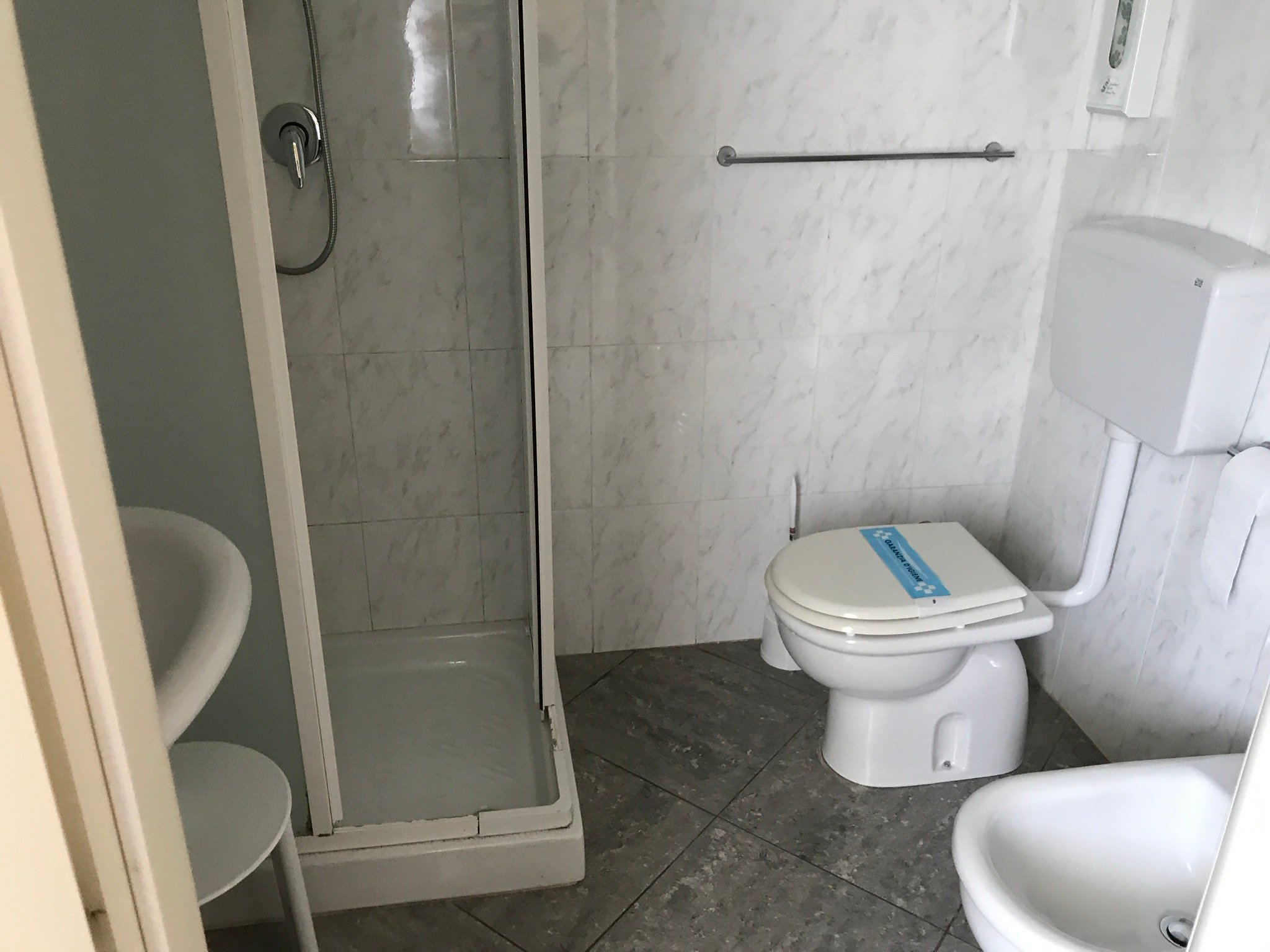 Hotel Albergo Italia-浴室
