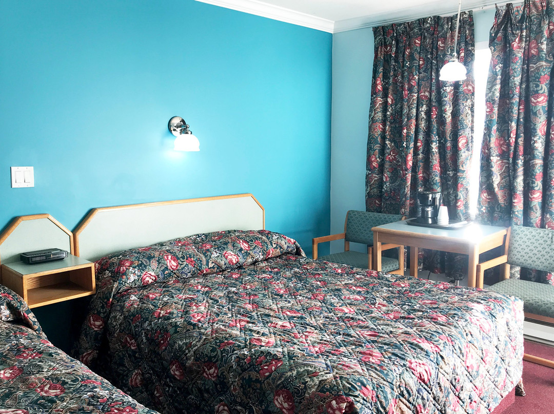 Lamplighter Motel主图