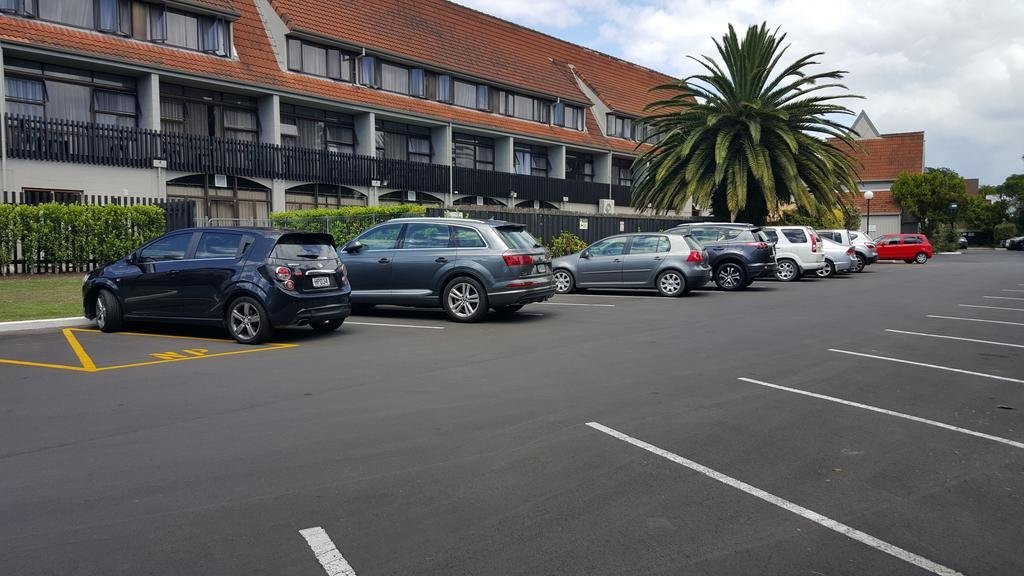 奥克兰玫瑰园酒店主图