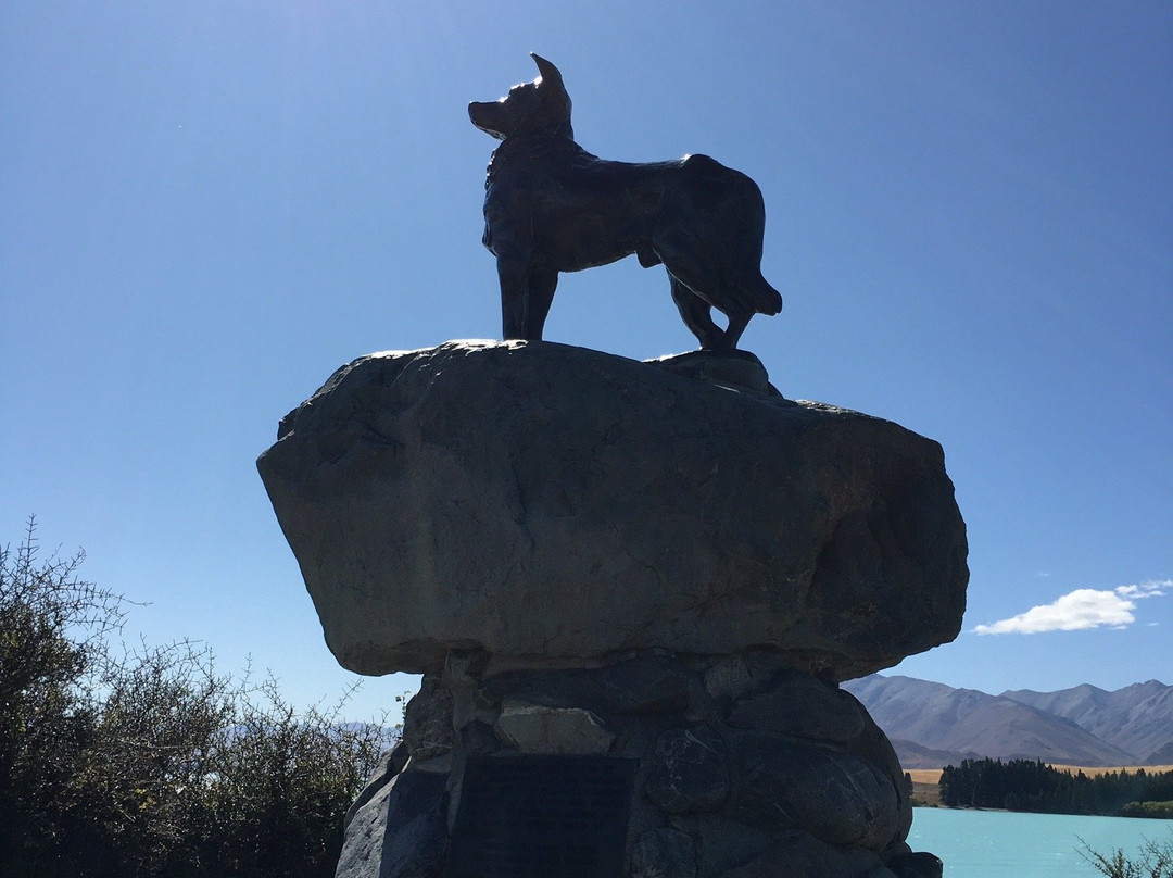 牧羊犬雕像景点图片