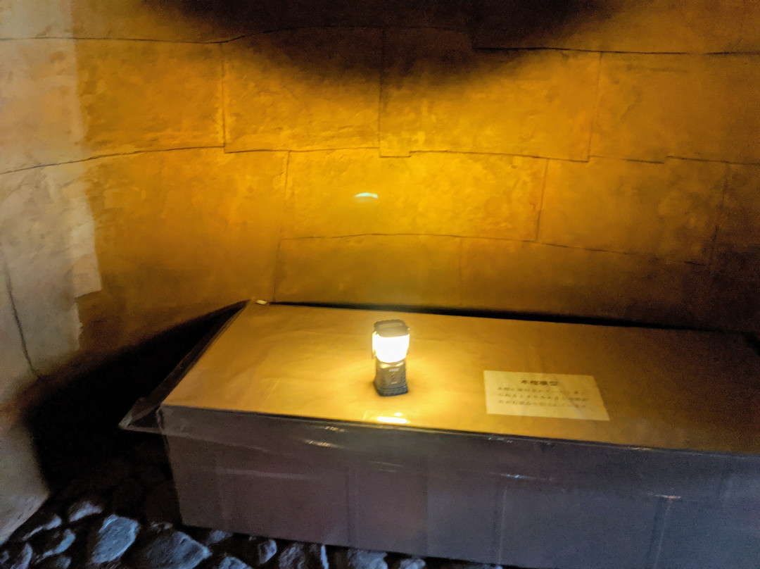 Kumano Shrine Ancient Tomb景点图片