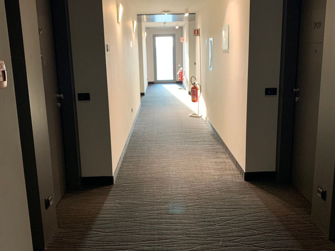 Link 124 Hotel主图