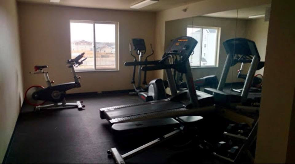 Black Gold Suites, Stanley主图