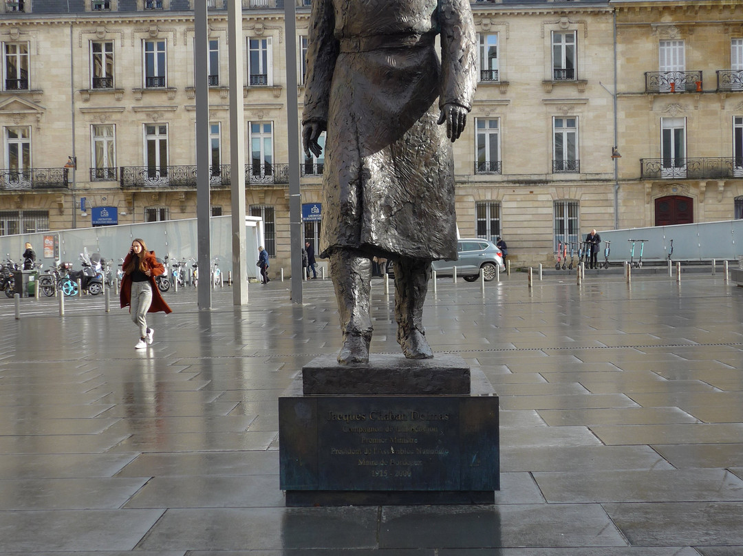 La statue de Jacques Chaban Delmas-波尔多必去景点