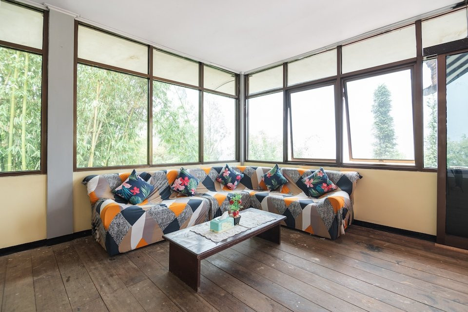 OYO 1852 Intan Bromo Homestay主图