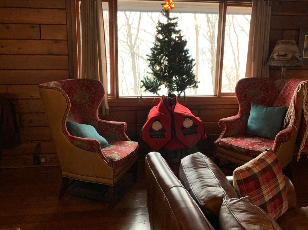 Four Mounds Inn B&B主图