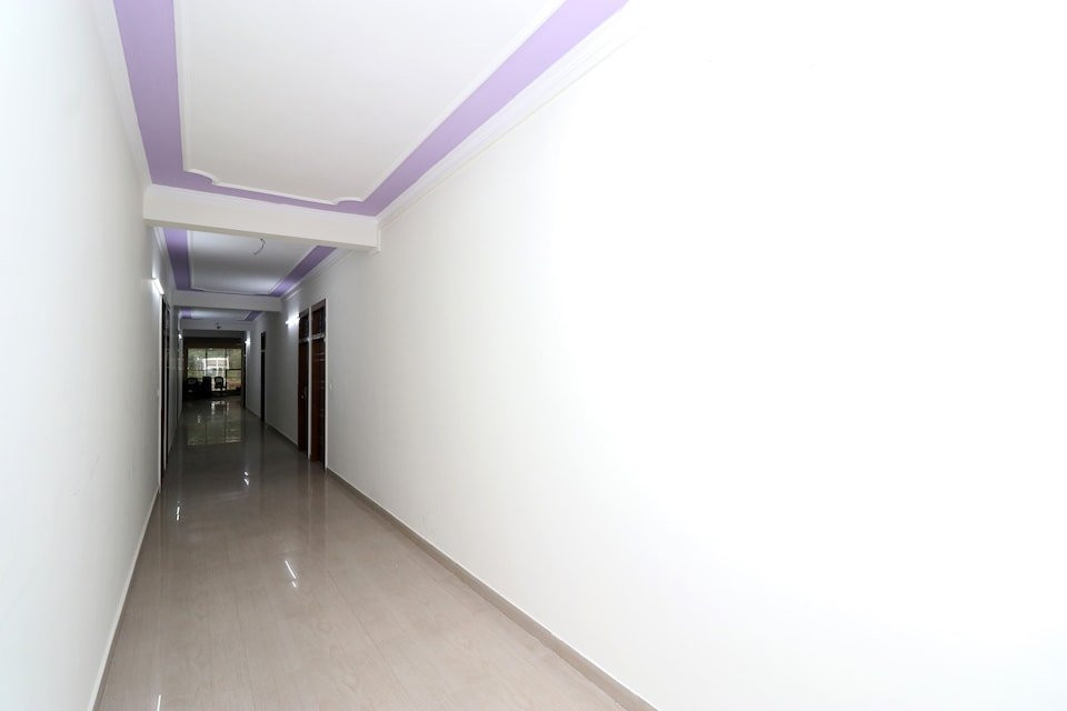 OYO 16721 Divine Hotel主图