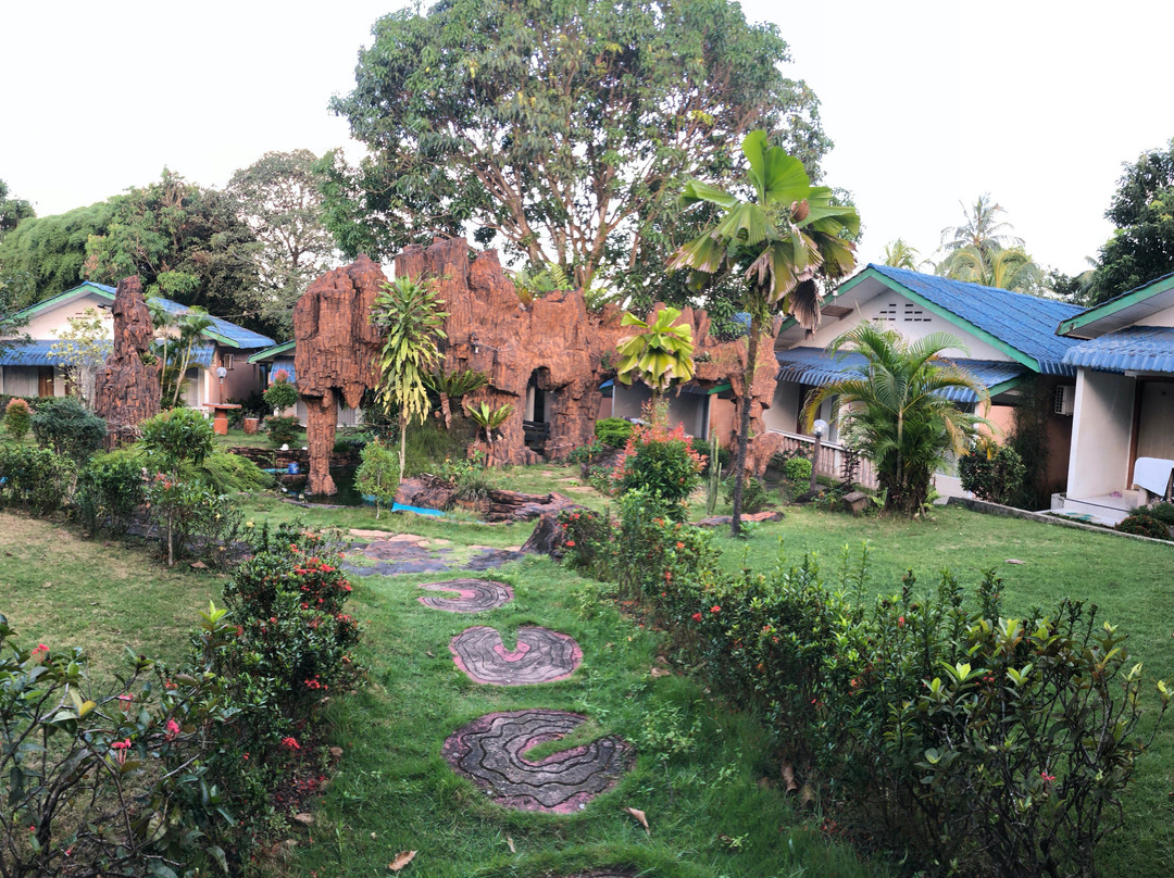 彩虹度假酒店主图