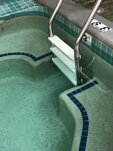 Comfort Inn Traverse City-泳池