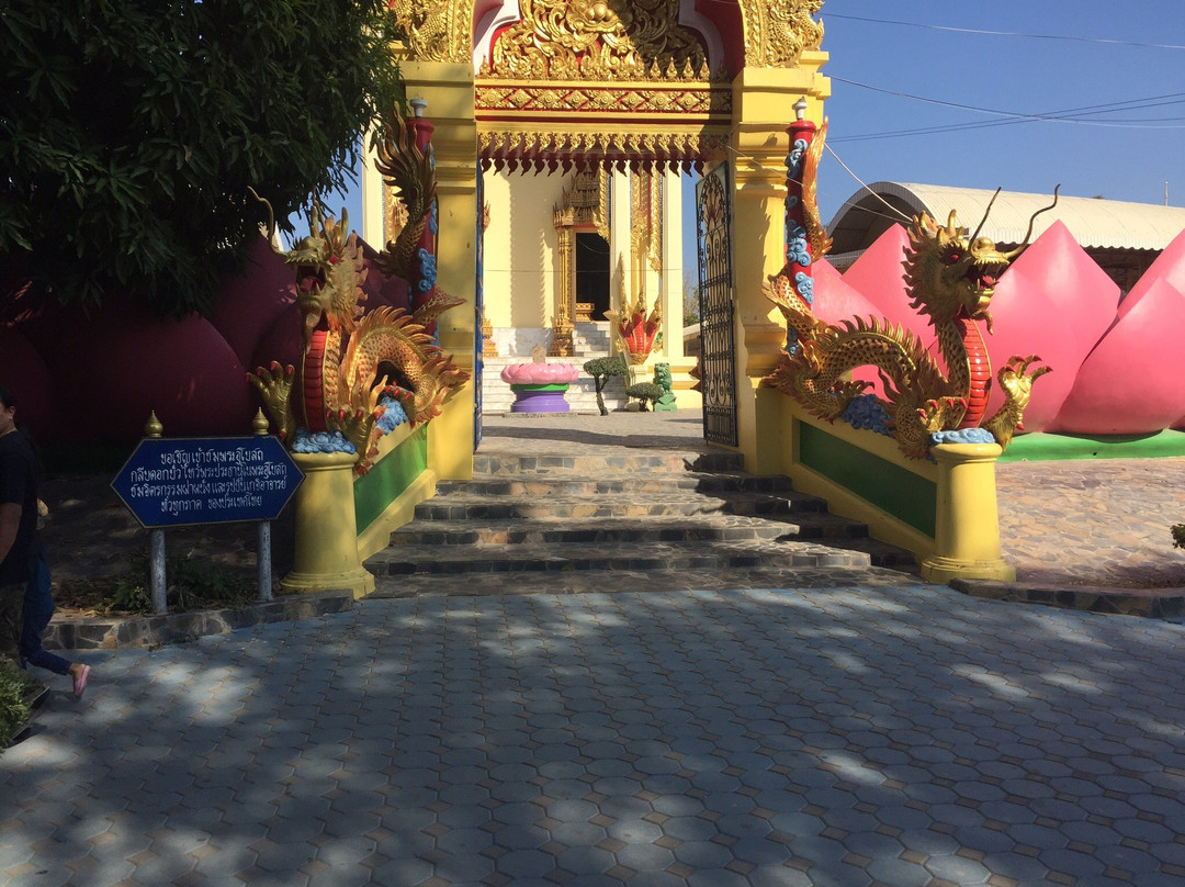 Ang Thong Provincial City Pillar Shrine-红统必去景点