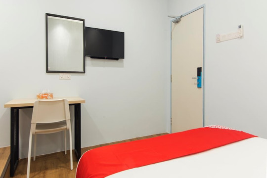 阿加佩酒店-士拉央主图