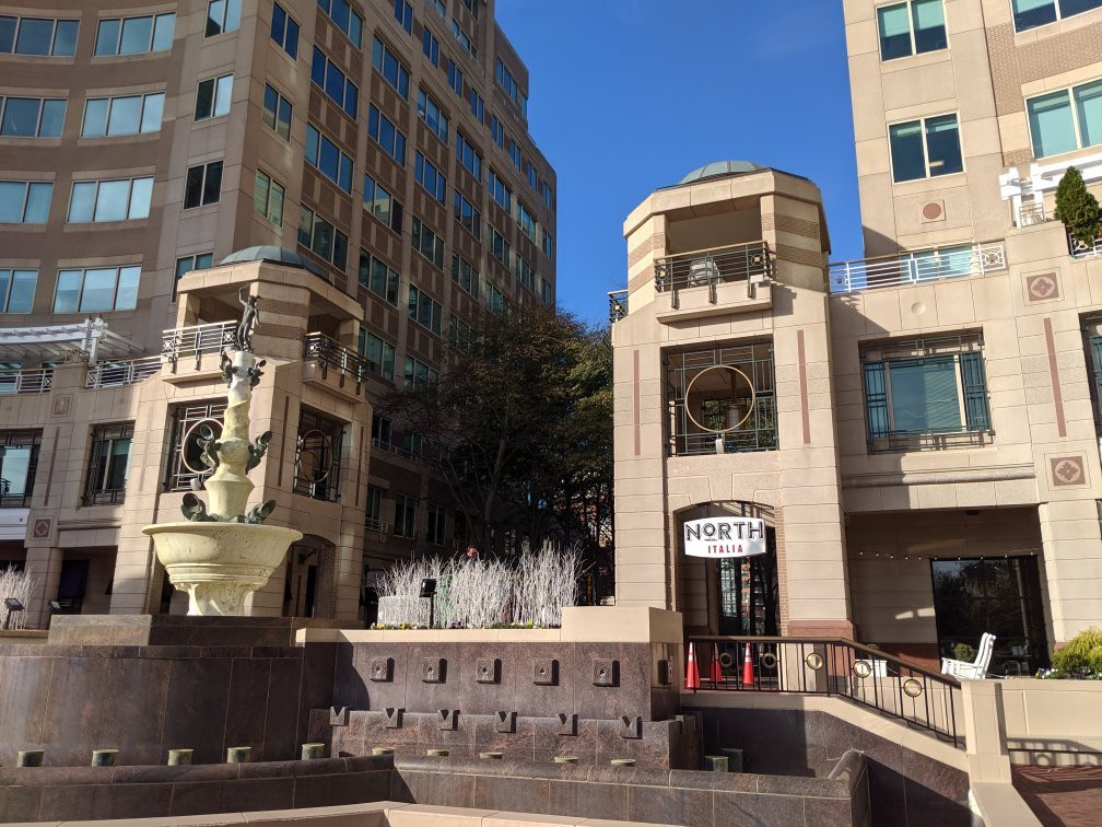Reston Town Center景点图片
