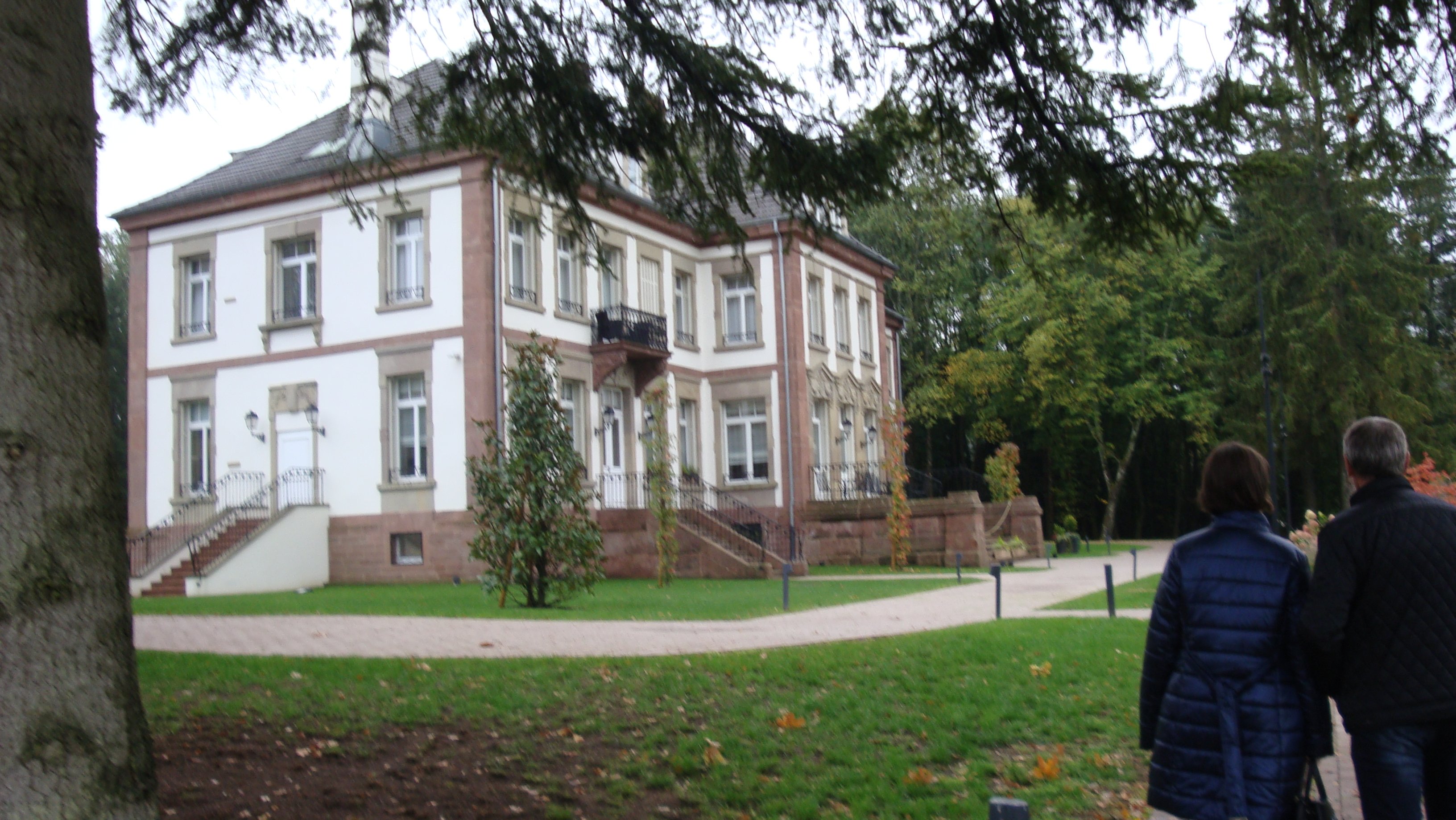 Chateau Hochberg-官方