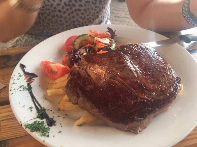 Tattersalls Hotel Van Park主图