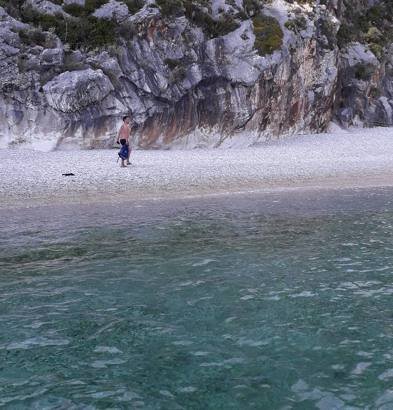 Grammata Beach-Dhermi必去景点