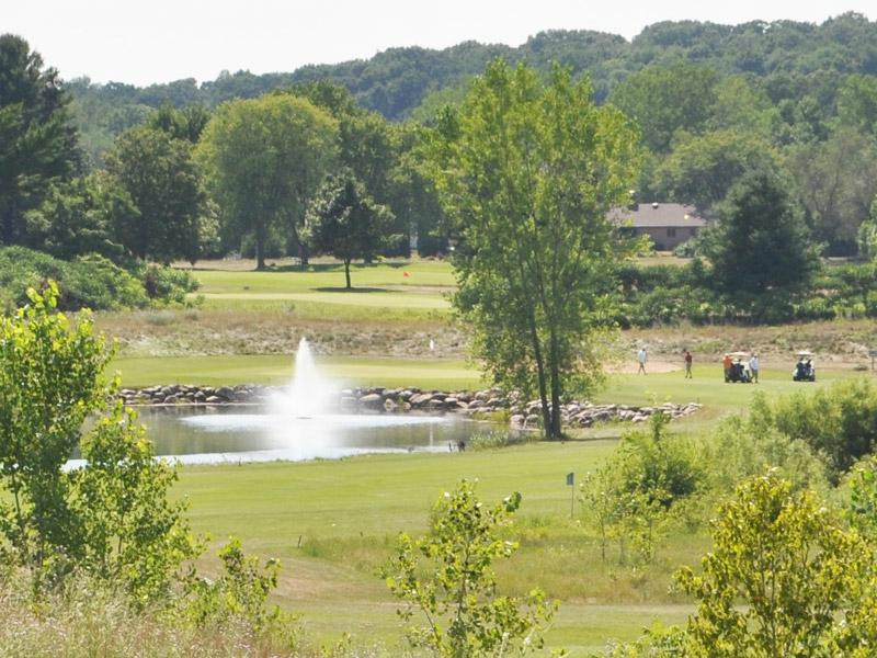 Shamrock Heights Golf Course景点图片