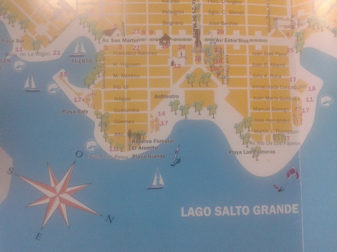Lago Salto Grande景点图片