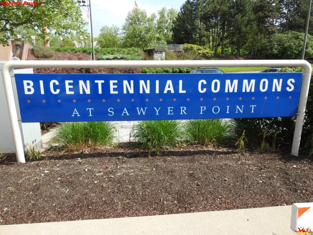 Bicentennial Commons  at Sawyer Point景点图片